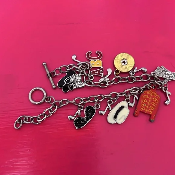 Michael Jackson necklace and charm bracelet - Picture 6 of 6